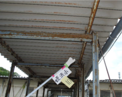 姪浜小　渡り廊下