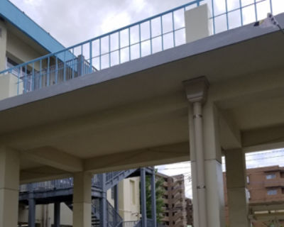 那珂小　渡り廊下