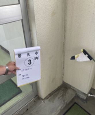 若久小　２階渡り廊下