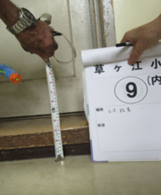 草ヶ江小　6-3教室入口