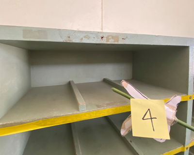 有住小学校　昇降口下駄箱