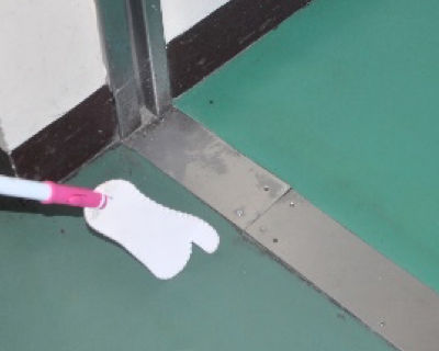 今宿小学校　1Fステレンス敷居