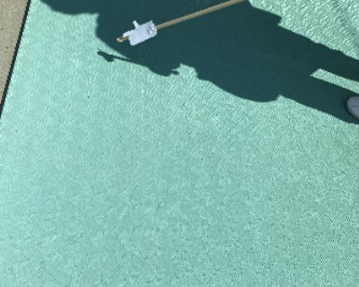 今宿小学校　プールの周りの床