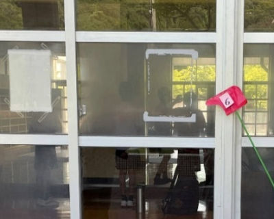 片江中学校　ロビー西口