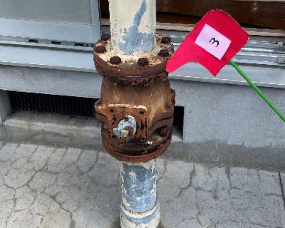 長尾中学校　体育館北ガスメーター