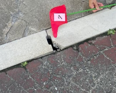 長尾中学校　給食受け所西側