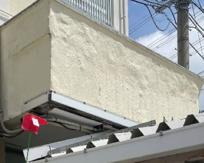 長尾中学校　渡り廊下北端外壁