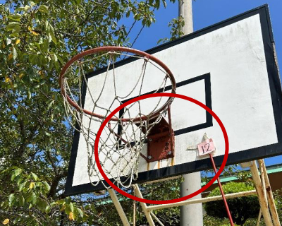 脇山小・校庭 バスケットゴール