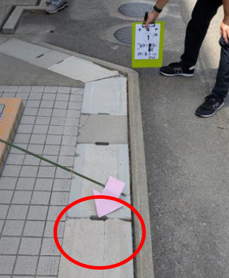 平尾中学校・東側昇降口