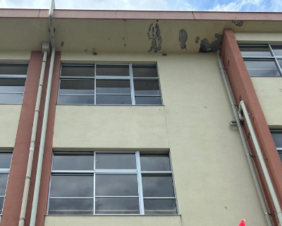 田島小学校・放送室上から給食室上 数か所