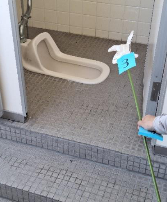 高取中学校・2F、3F トイレ