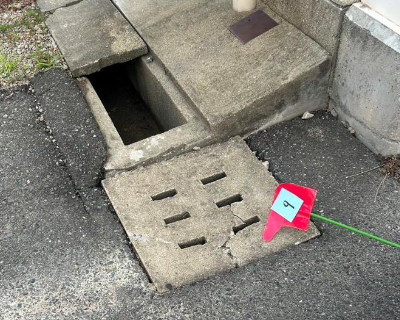 友泉中学校・職員室前