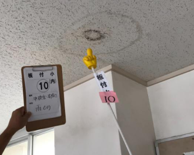 板付小・中校舎昇降口