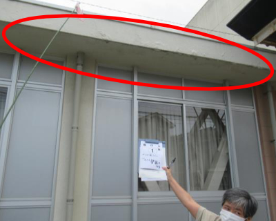 板付小・玄関横トイレ