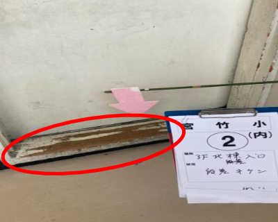 宮竹小・3F 北棟教室入口