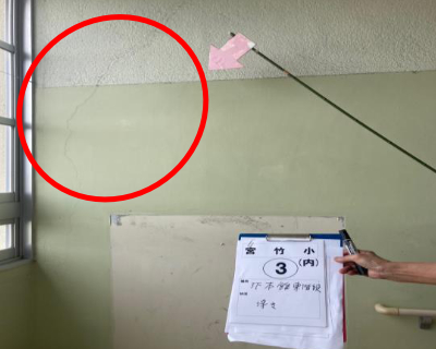 宮竹小・3F 本館東階段