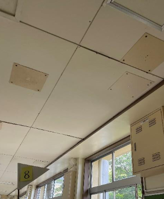 長尾小学校・放送室前 廊下