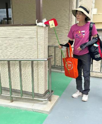 長尾小学校・留守家庭子ども会 建物から外への通路の壁