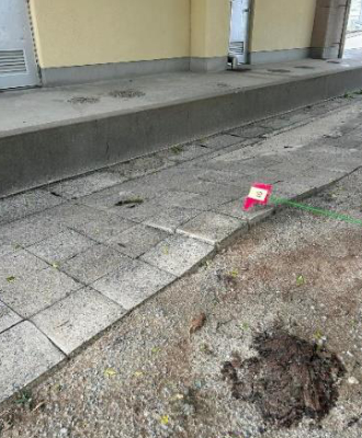 長尾小学校・西側昇降