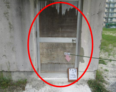 三筑中・体育館倉庫（プール横）