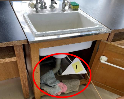 堤小学校・理科室