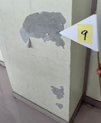 堤小学校・5-1と5-2間 廊下