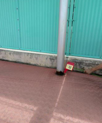 堤小学校・プールサイド支柱