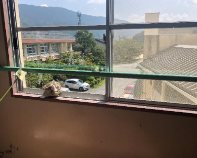 脇山小・図書室横 階段 2.3階