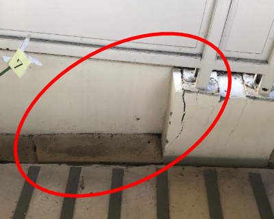 脇山小・2階渡り廊下