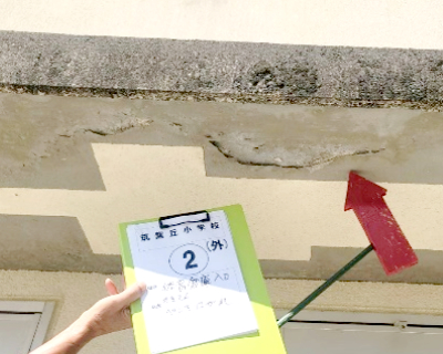 筑紫丘小学校・体育倉庫入口