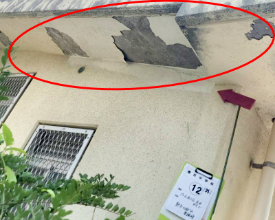 春吉中学校・プール出入口　左外庇