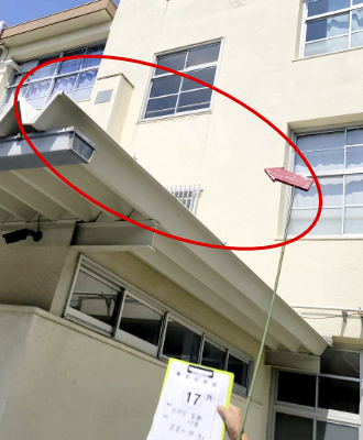 春吉中学校・北校舎南側　2階の壁