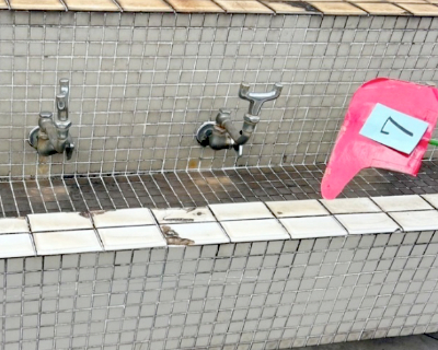 長尾小学校・プール目洗い場