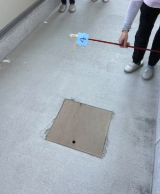 野芥小学校・プレハブへの渡り廊下