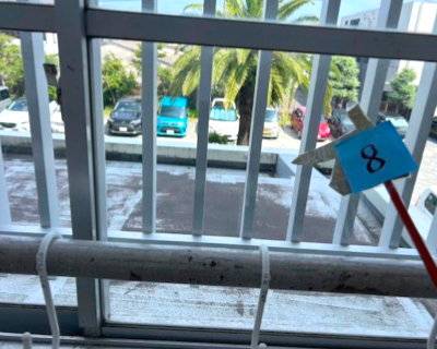 野芥小学校・玄関（上）