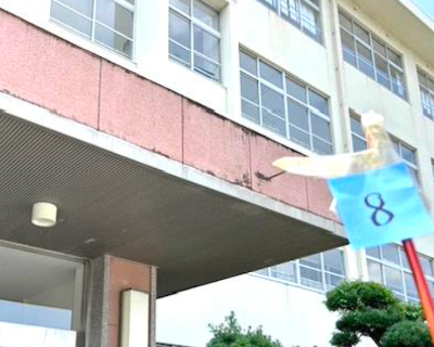 野芥小学校・玄関（下）