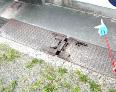 野芥小学校・校舎外　U字甲鉄板