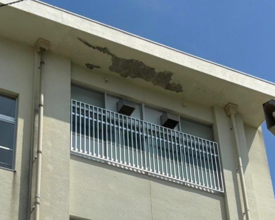 野芥小学校・校庭側　外壁