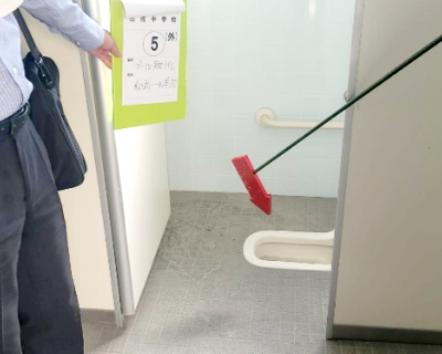 曰佐中学校・プール男女トイレ