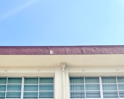 梅林中学校・北側校舎のハフ（調理室上部）