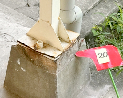 梅林中学校・技術室から体育館への渡り廊下