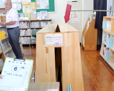 横手小学校・図書室